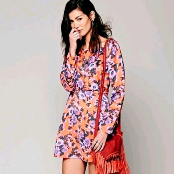 Free People Floral Mini Dress Long Sleeves & Crew Neck, back button detail sz 0 - Picture 1 of 11